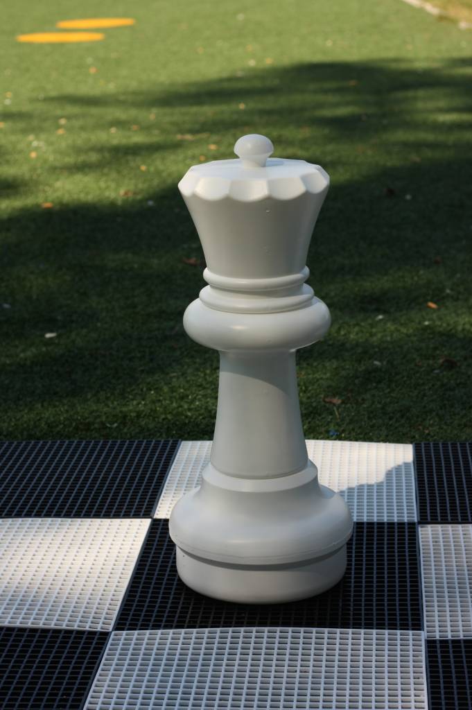 Übergames Riesen Schach Figur Dame weiß oder schwarz Übergames Riesen Schach Figur Dame weiß oder schwarz