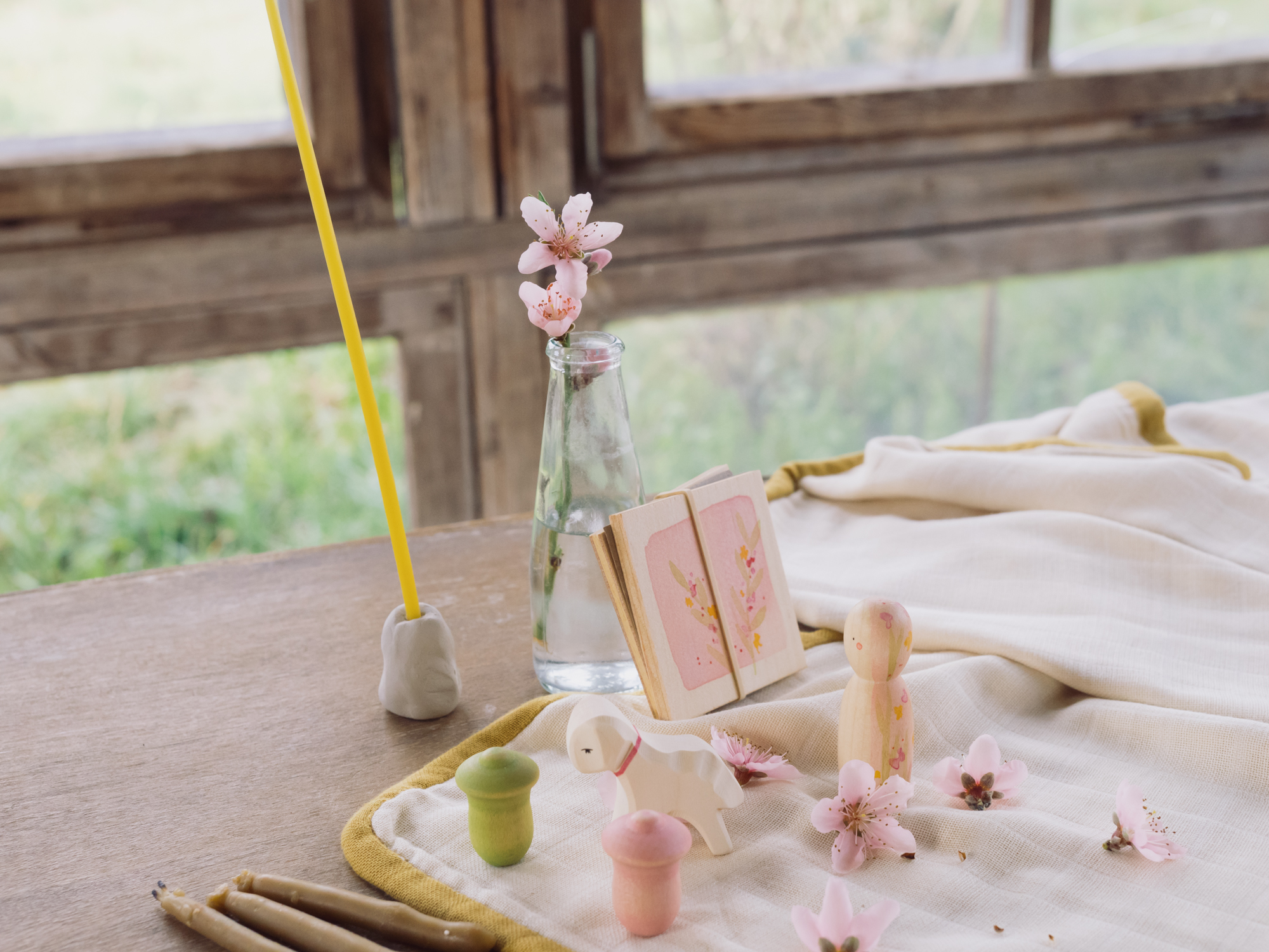 Grapat x Ostheimer Hello Spring! Limited Edition Seasons Box - Holzspielzeug Profi Grapat x Ostheimer Hello Spring! Limited Edition Seasons Box - Holzspielzeug Profi