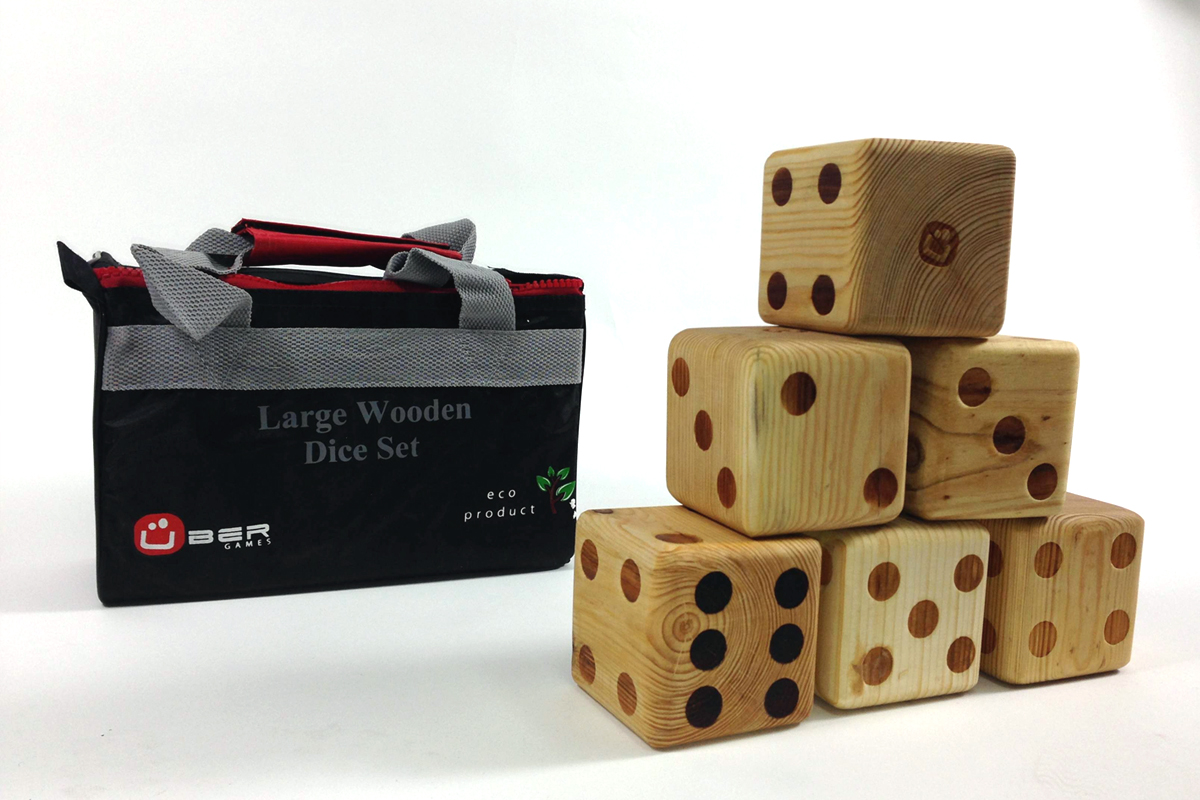 Übergames Großes Würfelspiel (9 cm) Übergames Großes Würfelspiel (9 cm)